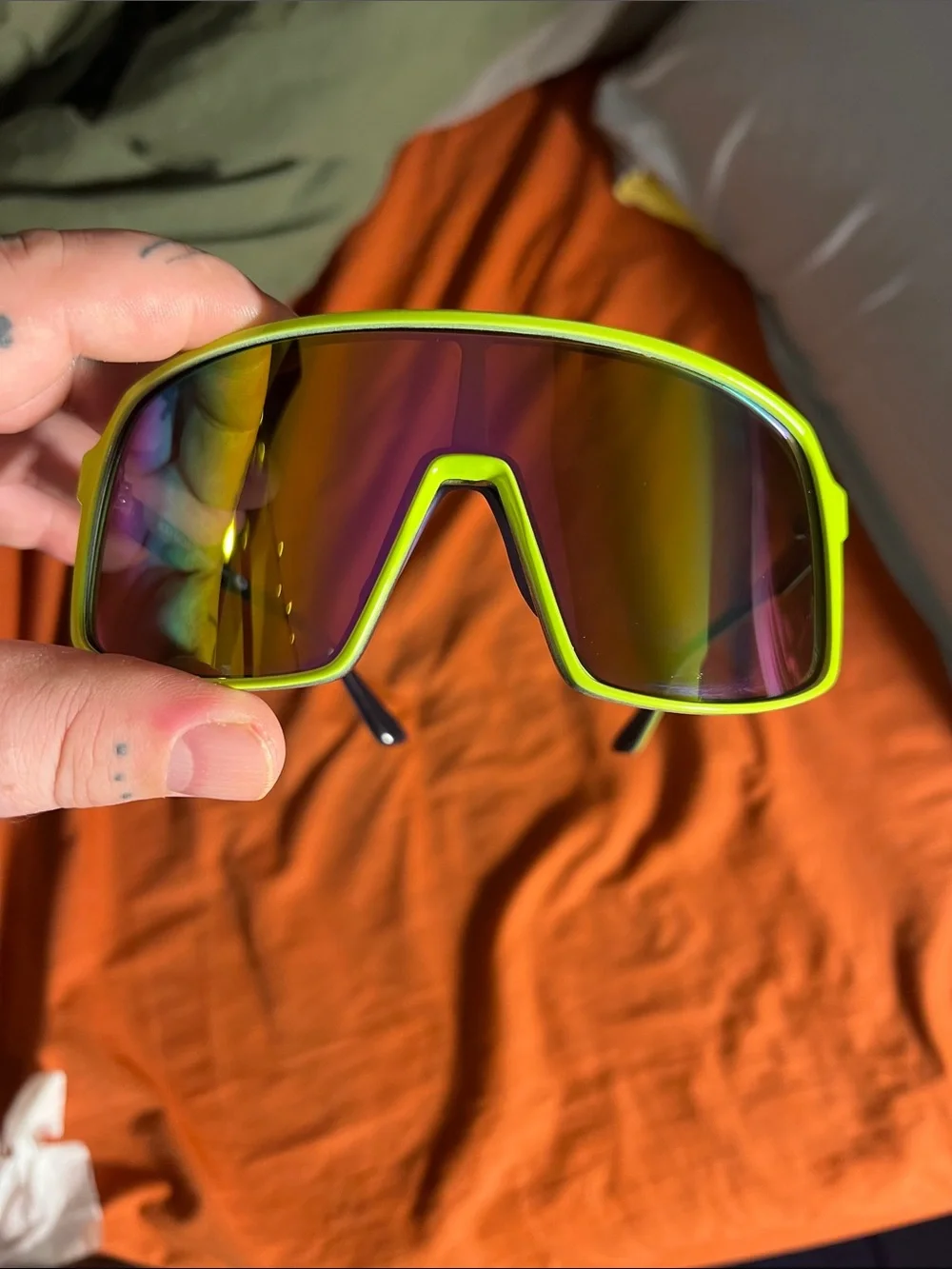 BODY GLOVE OVERSIZED POLARIZED SHIELD SUNGLASSES UNISEX